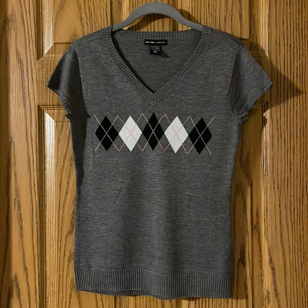 NY & Co short sleeve sweater, size XS